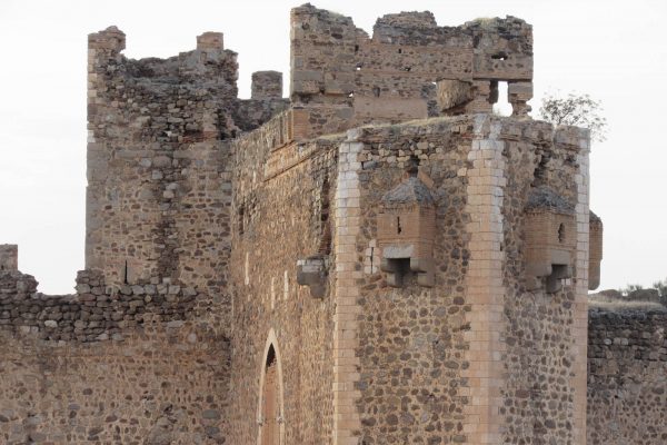 Img.10 Ladroneras en proa y torre homenaje (24-25)