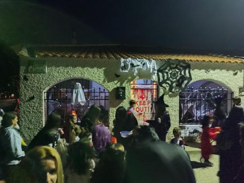 TRUCO O TRATO. FACHADA GANADORA.