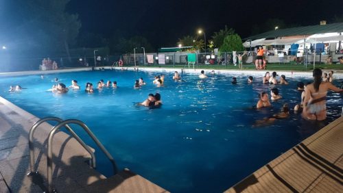 Piscina nocturna. Ausente 2025